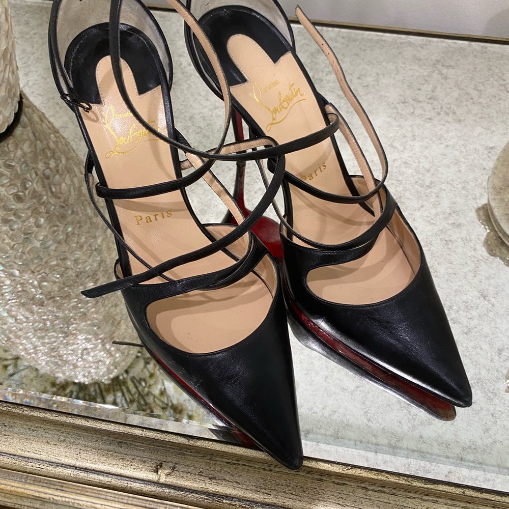 LOUBOUTIN HEEL
